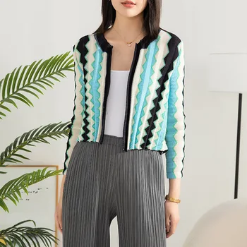 Пальто в стиле Miyake, Женский весенне-осенний модный топ 2023, Плиссированный кардиган контрастного цвета, Короткий Темперамент, маленький Размер, универсальные
